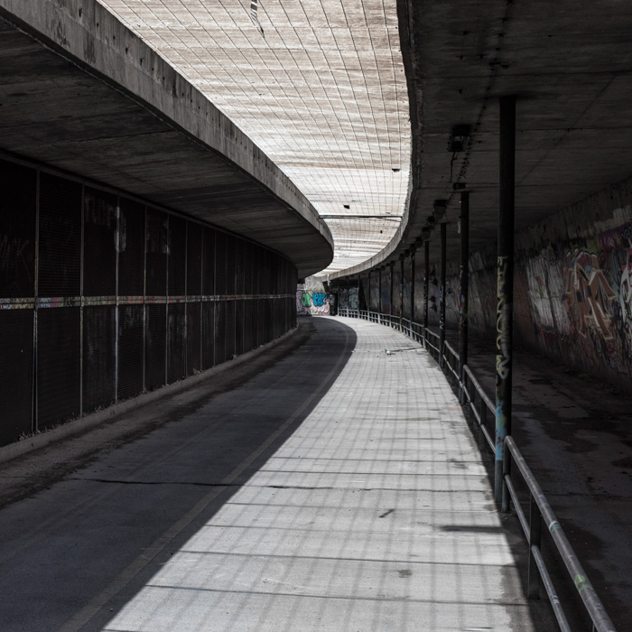 02-Gilbert Jaksic-Le tunnel-Arles
